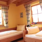 Familienferienhof Kroner *