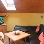 Familienferienhof Kroner 別荘 ツヴィーゼル
